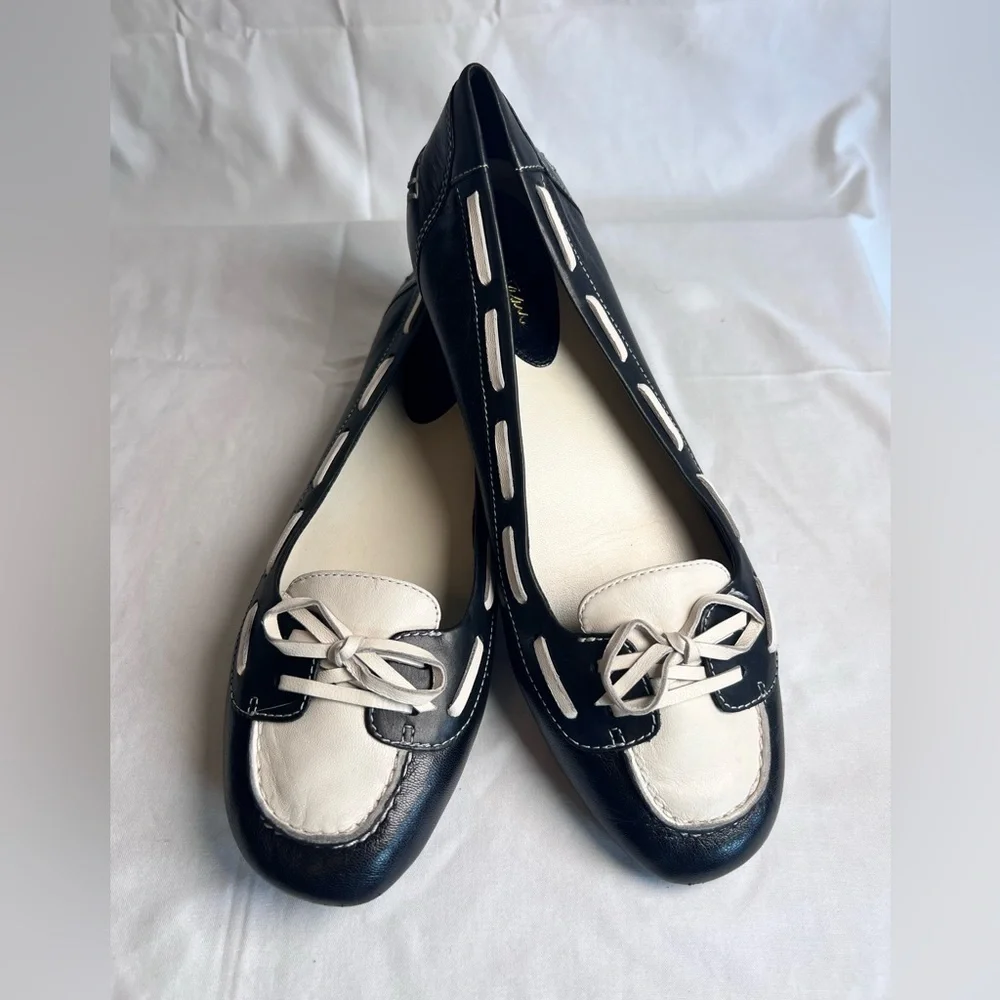 COLE HAAN Leather Flats